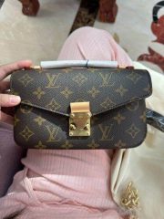 Louis Vuitton M46279 Pochette Métis East West photo review