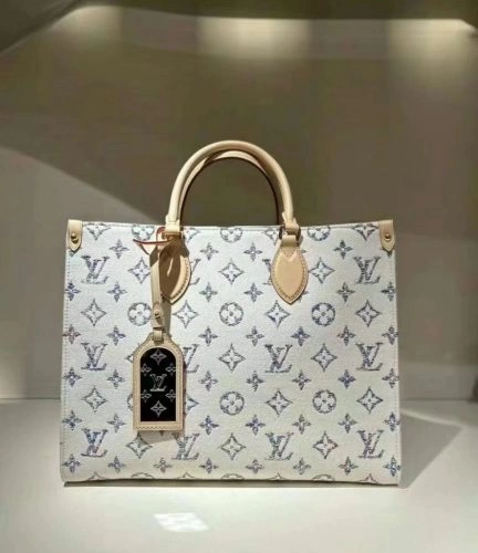 Louis Vuitton M24708 OnTheGo MM Multicolor Beige photo review