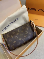 Louis Vuitton M40712 Pochette Accessoires photo review